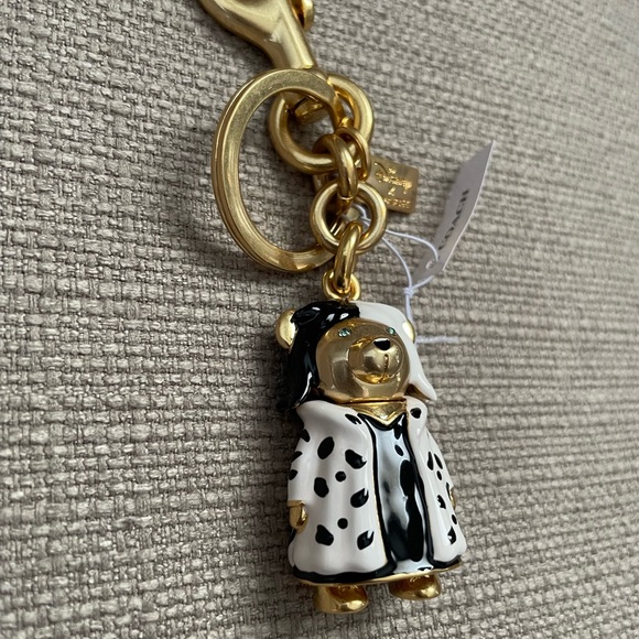Disney X Coach Cruella Bear Bag Charm new - Picture 3 of 14